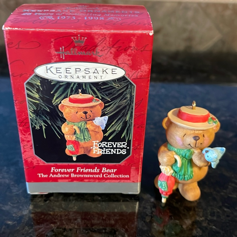 Forever Friends Bear Hallmark Keepsake
Christmas Tree Ornament - 1998